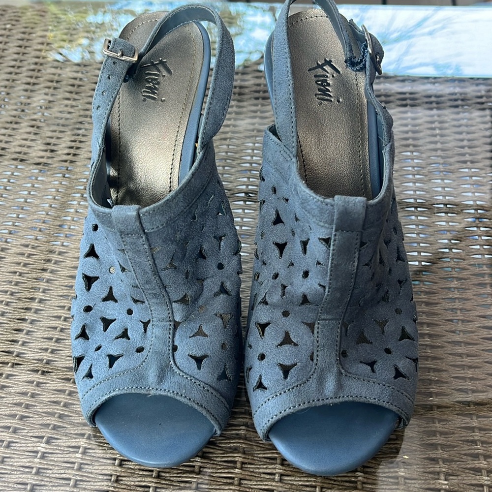 4 1/2” heel Fiona blue or gunmetal color shoes size 7 1/2